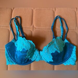 Victoria's Secret Teal Lace Underwire Bra